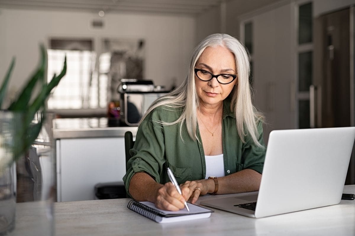 Confident woman entrepreneur planning 2026